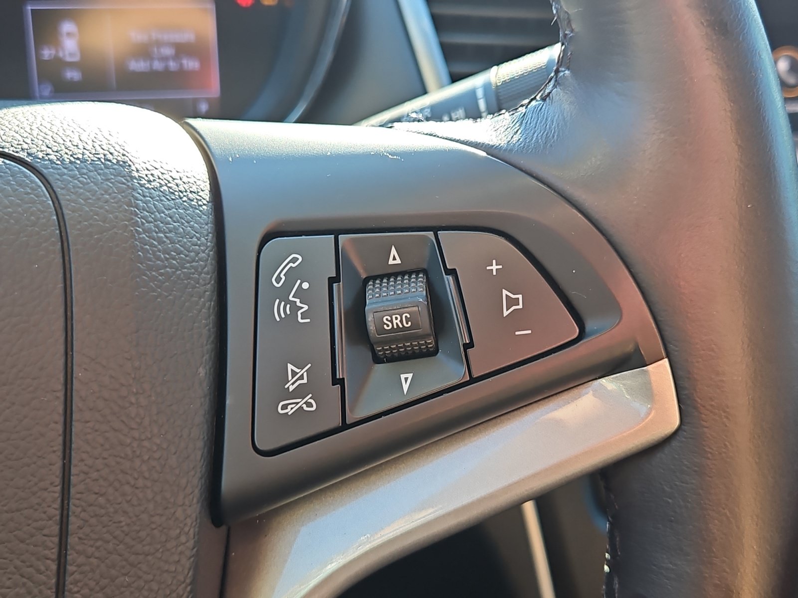 Used 2020 Chevrolet Trax LT w/ LT Convenience Package AWD/4WD image 20