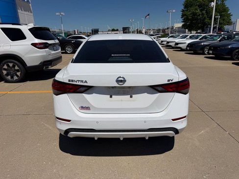 Used 2022 Nissan Sentra SV FWD image 3