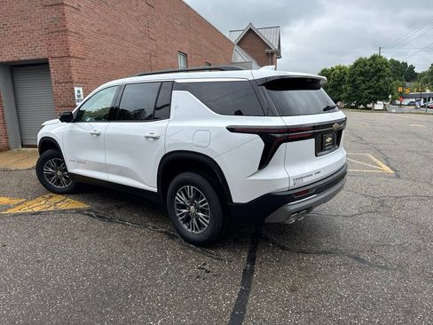 New 2026 Chevrolet Traverse LT w/ Driver Confidence Package AWD/4WD image 5