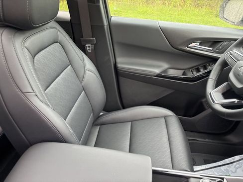 New 2026 Chevrolet Equinox LT w/ Convenience Package II AWD/4WD image 40
