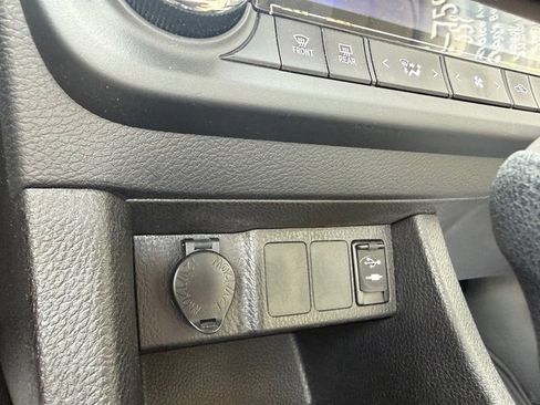 Used 2016 Toyota Corolla LE FWD image 24