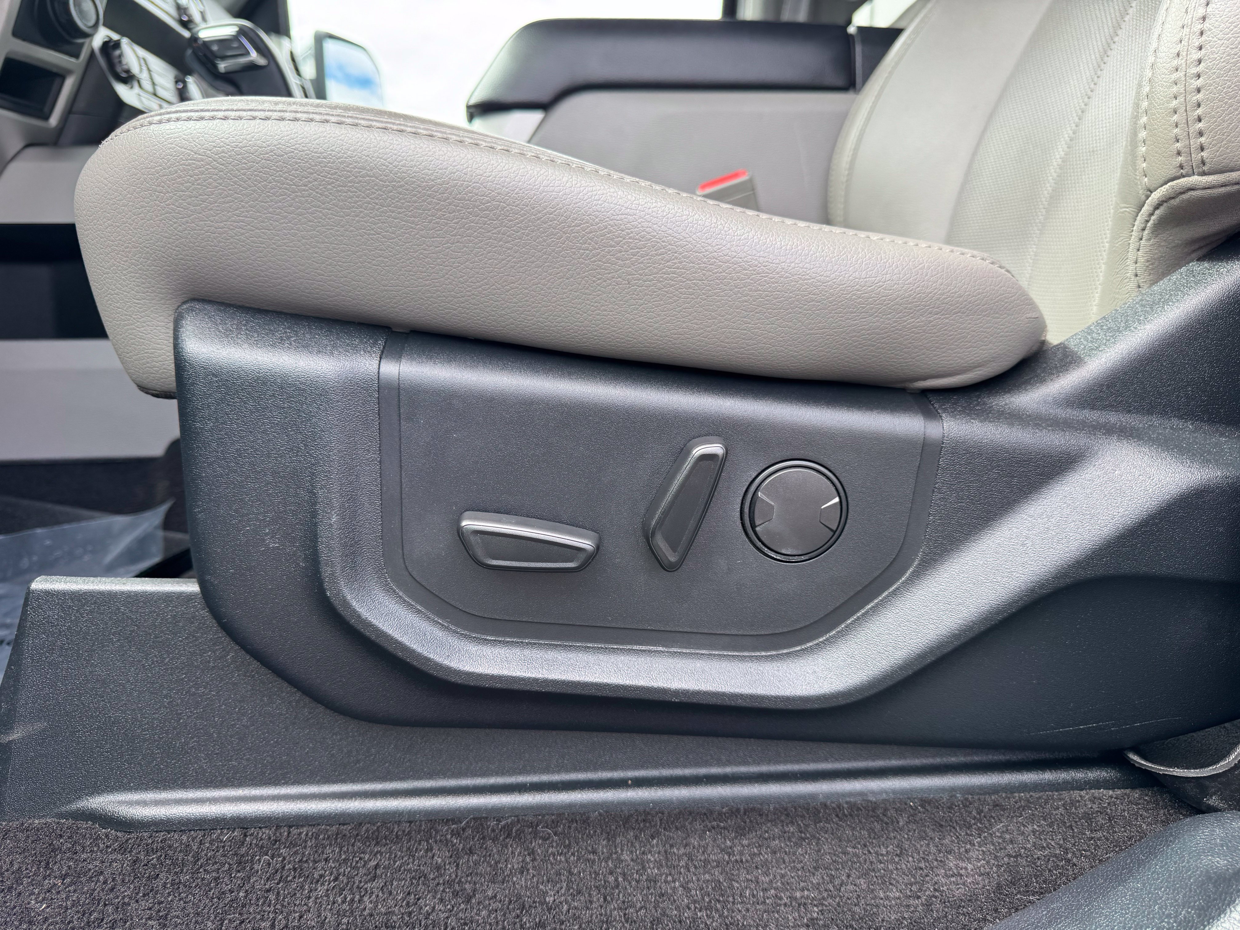 Used 2019 Ford F150 Lariat AWD/4WD image 44