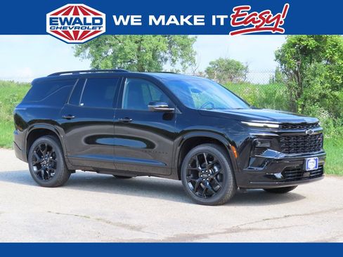 New 2026 Chevrolet Traverse RS w/ LPO, Cargo Package AWD/4WD image 1