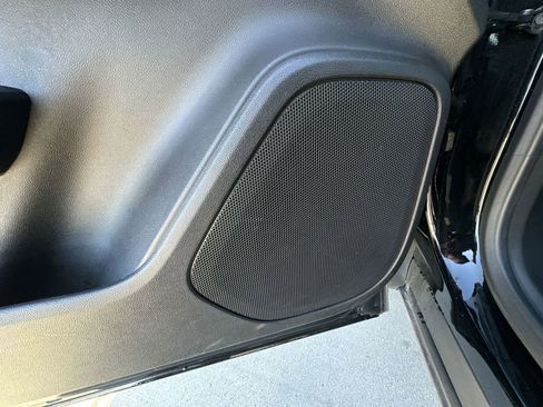 Used 2025 Chevrolet Blazer LT image 24