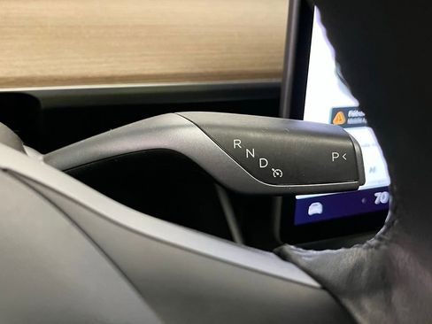 Used 2021 Tesla Model Y Long Range image 13