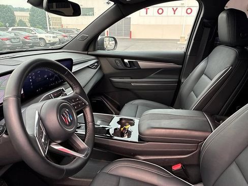 Used 2025 Buick Enclave Preferred AWD/4WD image 26