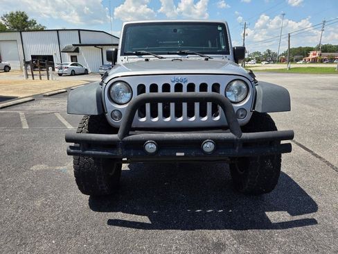 Used 2015 Jeep Wrangler Sport w/ Quick Order Package 24S AWD/4WD image 3