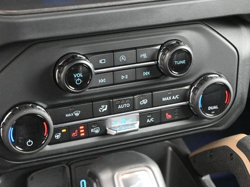 Used 2025 Ford Bronco Badlands AWD/4WD image 22