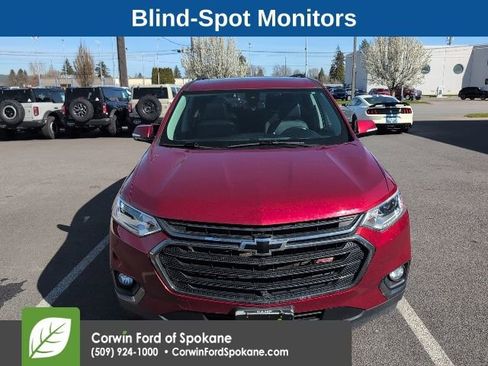 Used 2020 Chevrolet Traverse RS image 2