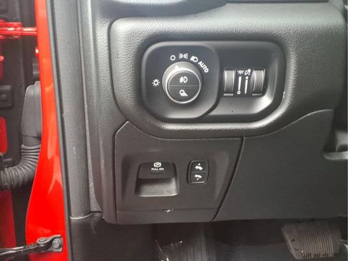 Used 2025 RAM 1500 Big Horn AWD/4WD image 13