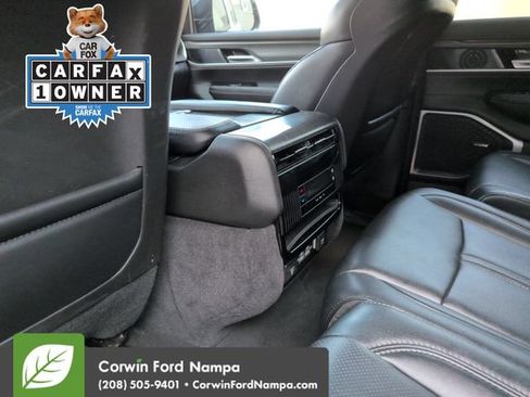 Used 2023 Jeep Wagoneer Series II AWD/4WD image 26