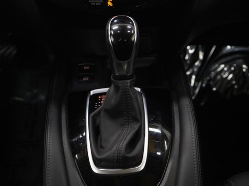 Used 2019 Nissan Rogue SL w/ Premium Package image 19