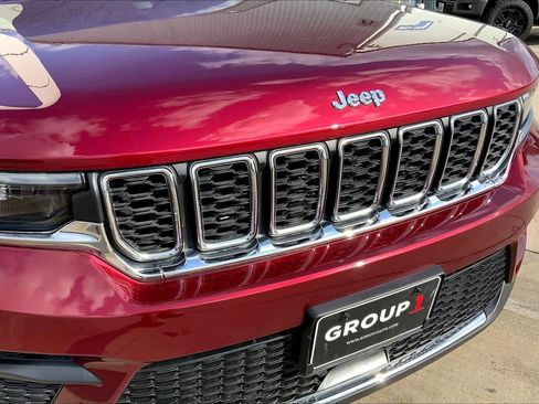 Used 2023 Jeep Grand Cherokee Laredo w/ Luxury Tech Group I image 29
