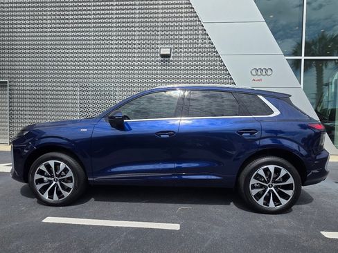 New 2026 Audi Q3 quattro 2.0T AWD/4WD image 2