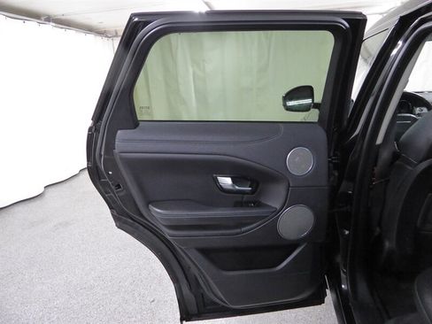 Used 2016 Land Rover Range Rover Evoque SE image 29