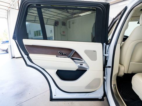 Used 2024 Land Rover Range Rover Long Wheelbase SE image 45