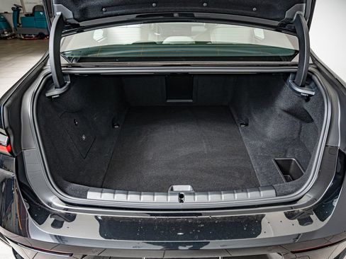 Used 2024 BMW i7 eDrive50 RWD image 41