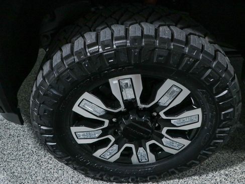 Used 2024 GMC Sierra 2500 Denali w/ Denali Reserve Package AWD/4WD image 11