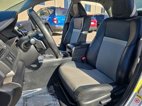 Used 2012 Toyota Camry L image 14