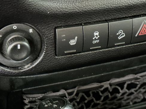 Used 2017 Jeep Wrangler Unlimited Rubicon w/ Connectivity Group AWD/4WD image 20