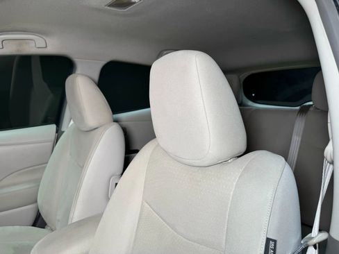 Used 2012 Nissan Leaf SV image 33