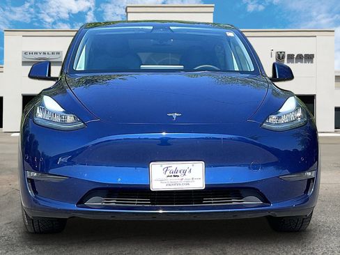 Used 2022 Tesla Model Y Long Range AWD/4WD image 3