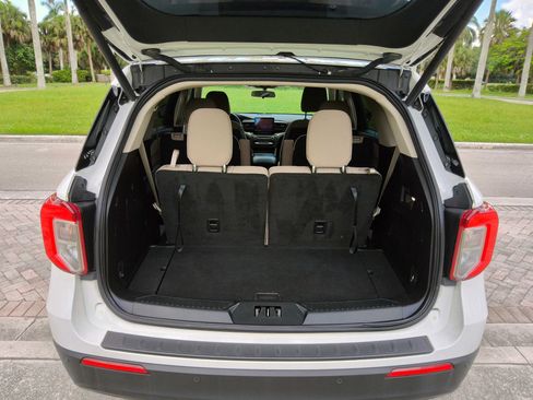 Used 2020 Ford Explorer XLT RWD image 54