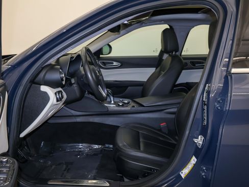Used 2019 Alfa Romeo Giulia Ti AWD/4WD image 12