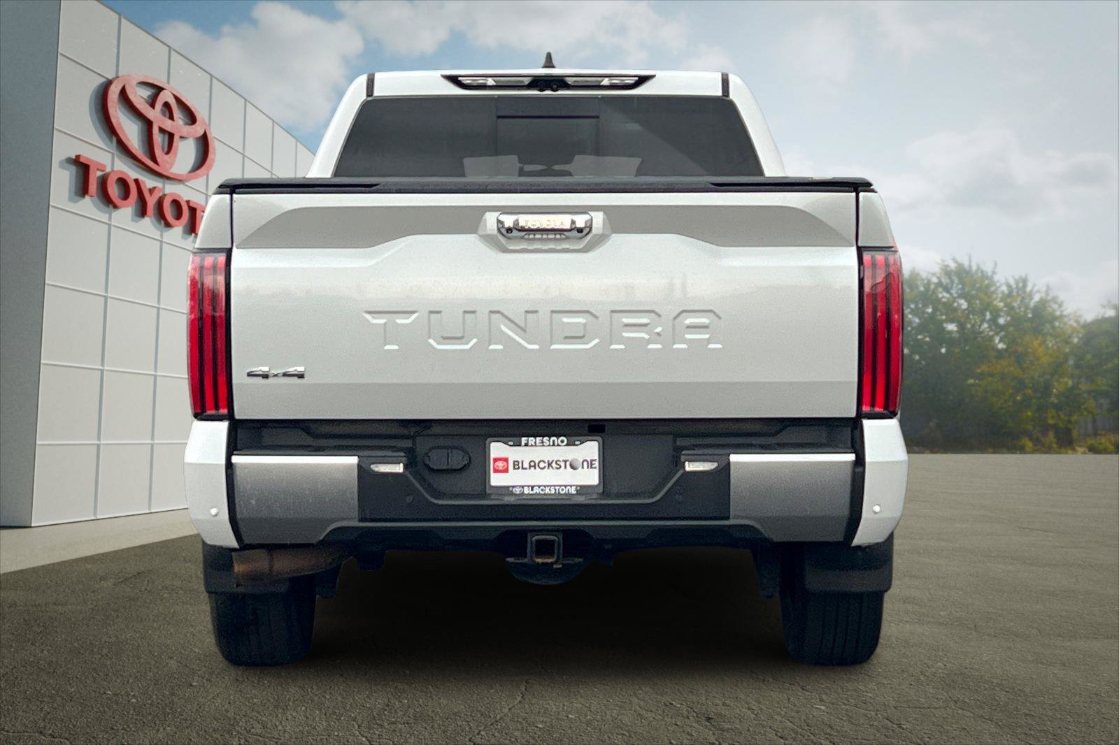 Used 2024 Toyota Tundra Limited AWD/4WD image 4