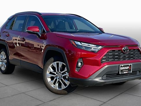 Used 2024 Toyota RAV4 XLE Premium FWD image 3