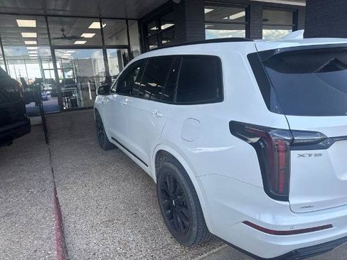 Used 2021 Cadillac XT6 Sport w/ LPO, ONYX Package AWD/4WD image 5