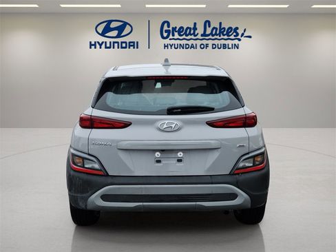 Used 2023 Hyundai Kona SE image 4