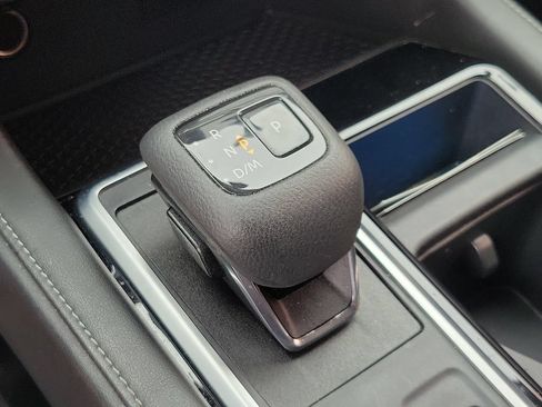 Used 2022 Nissan Pathfinder SL FWD image 28