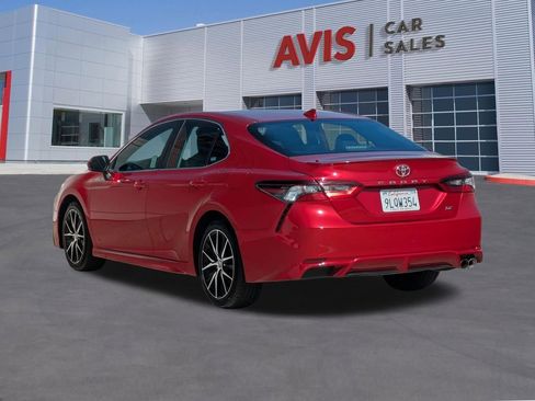 Used 2024 Toyota Camry SE image 7