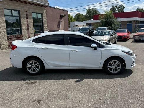 Used 2016 Chevrolet Cruze LT image 4