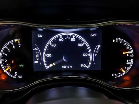 Used 2020 Jeep Grand Cherokee Altitude AWD/4WD image 20