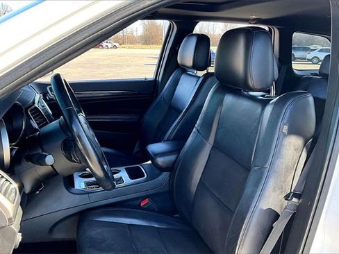 Used 2020 Jeep Grand Cherokee Altitude image 21