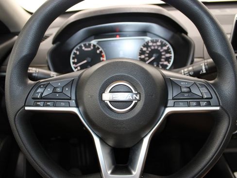 Used 2024 Nissan Altima 2.5 SV image 33