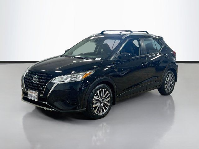 Used 2023 Nissan Kicks SV w/ Exterior Package FWD image 3