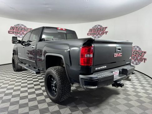 Used 2019 GMC Sierra 2500 Denali w/ Duramax Plus Package AWD/4WD image 5
