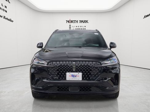 New 2026 Lincoln Aviator Reserve w/ Luxury Package RWD image 8
