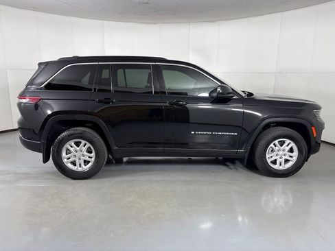 Used 2025 Jeep Grand Cherokee Laredo w/ MOPAR Finishing Package RWD image 9