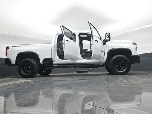 Used 2024 Chevrolet Silverado 2500 ZR2 w/ ZR2 Bison Edition image 82