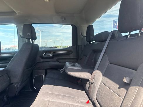 Used 2023 Chevrolet Silverado 1500 LT AWD/4WD image 32