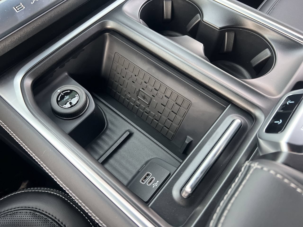 New 2025 Ford Expedition Max Platinum w/ Stealth Performance Package AWD/4WD image 8