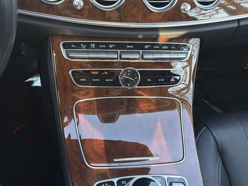 Used 2019 Mercedes-Benz E 300 E 300 image 20