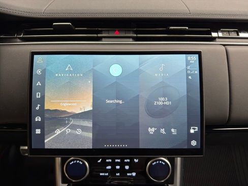 Used 2023 Land Rover Range Rover SE image 11