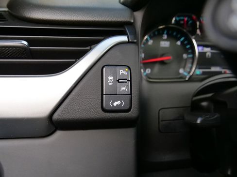 Used 2018 Chevrolet Tahoe LT image 18