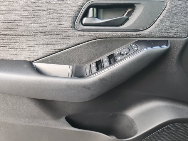 Used 2023 Nissan Rogue S FWD image 21
