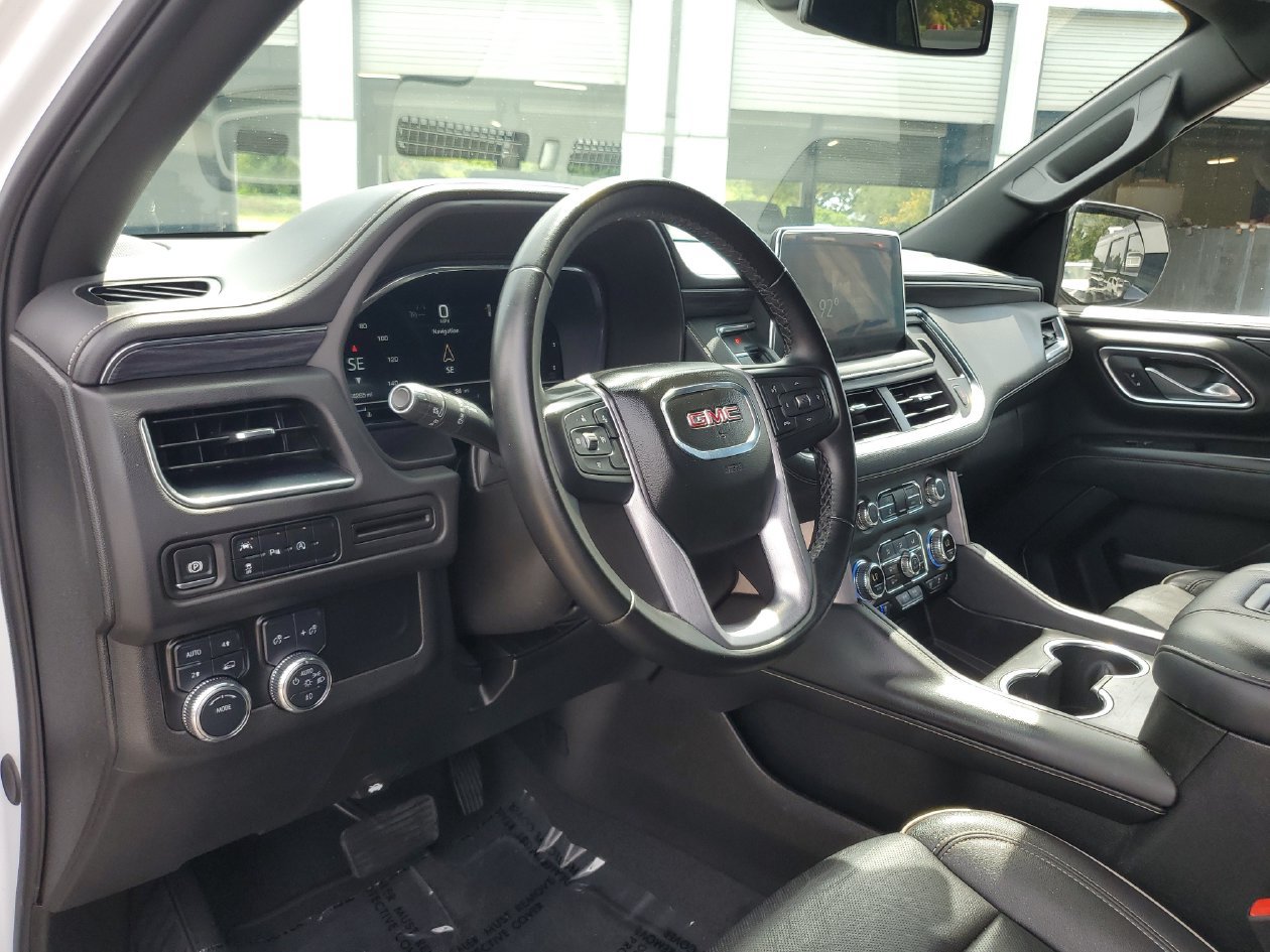 Used 2024 GMC Yukon SLT AWD/4WD image 19